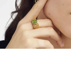 Anello chicco argento dorato con quarzo verde peridot Unoaerre