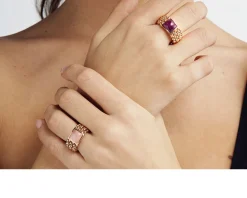Anello chicco argento rosè con radice di rubino Unoaerre