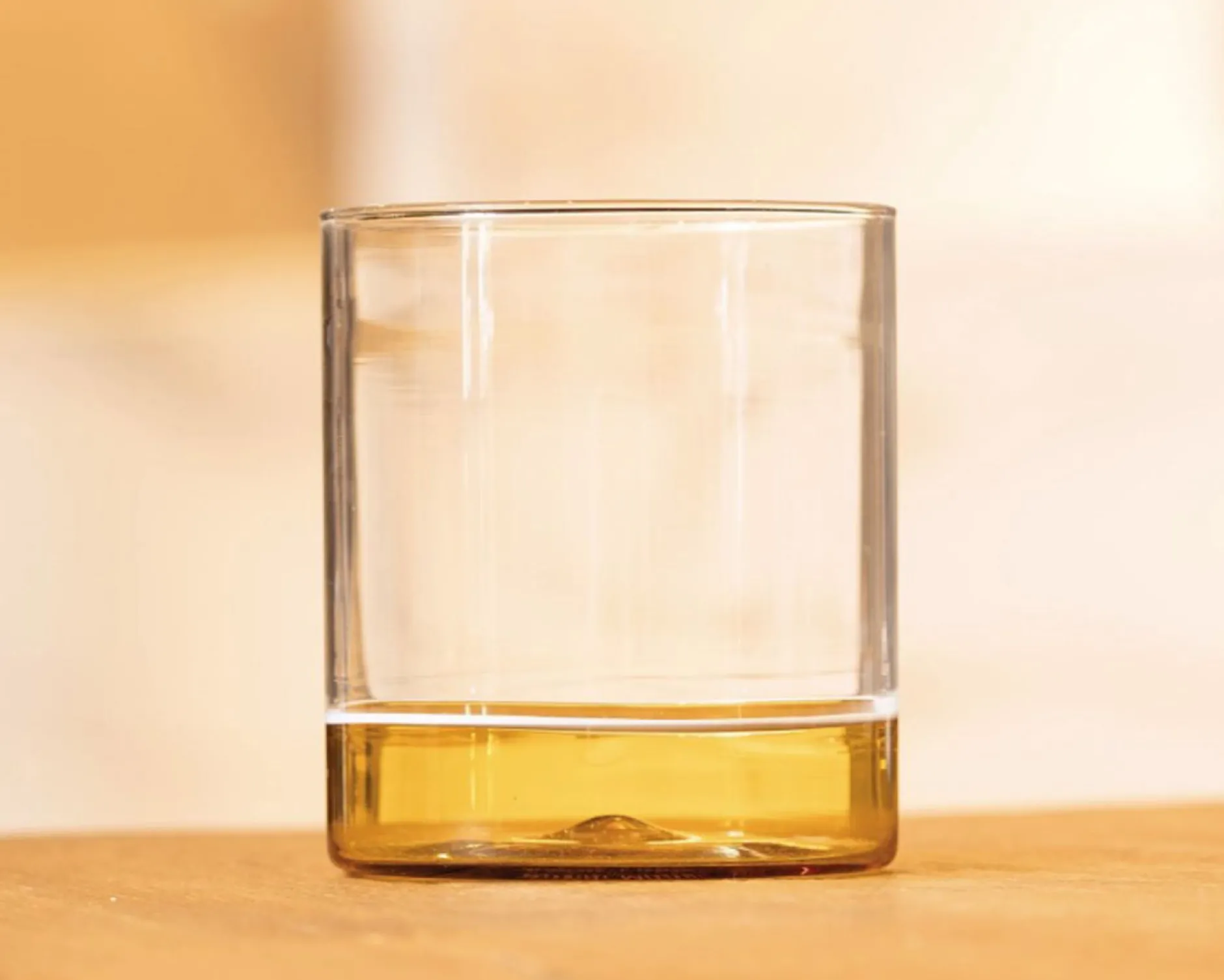 Bicchiere tumbler filo bianco giallo oro Zafferano