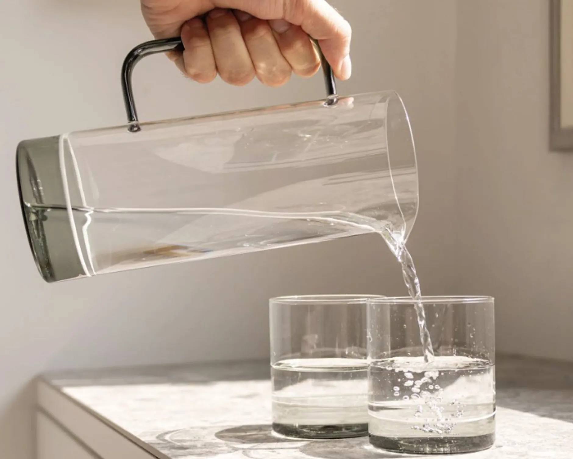 Bicchiere tumbler filo bianco grigio Zafferano