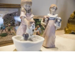 Bimba con cuccioli porcellana Lladro'