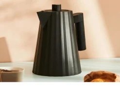 Bollitore elettrico plissè nero Alessi