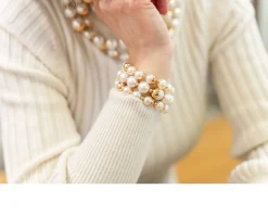 Bracciale fashion mood ottone dorato con tre fili di perle Sovrani