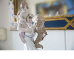Il mio bellissimo bebe' porcellana Lladro'