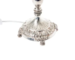 Lampada argento con stelo lavorato e paralume bianco Selezione zanolli
