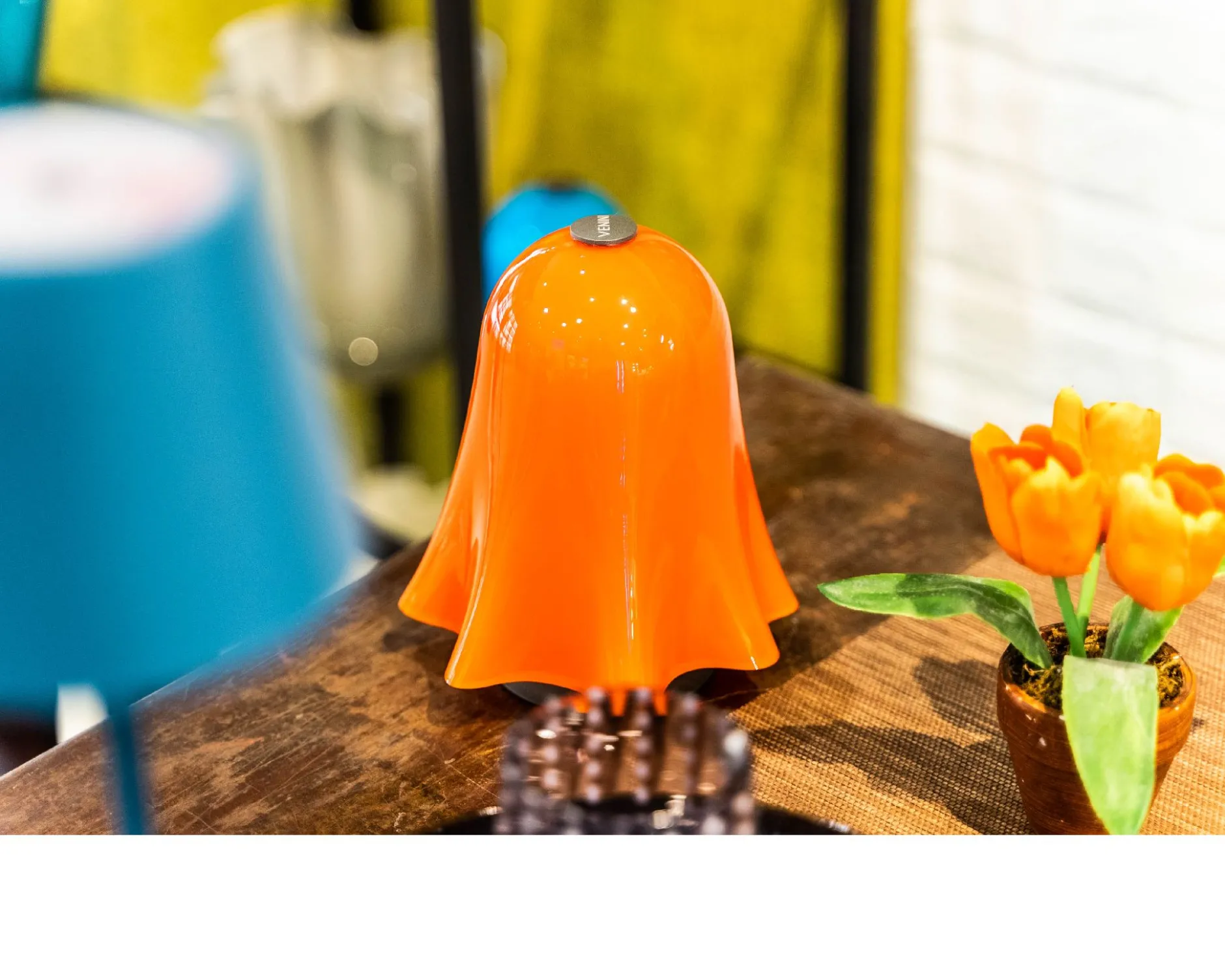 Lampada da tavolo fantasmino vetro di murano ricaricabile arancio Venini