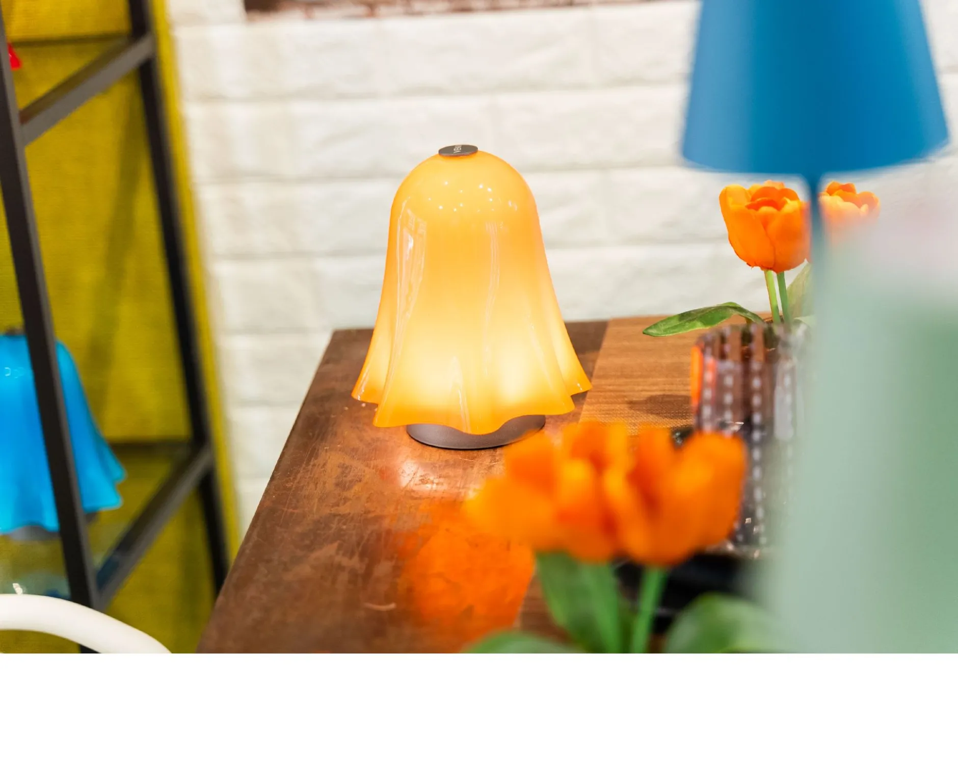 Lampada da tavolo fantasmino vetro di murano ricaricabile arancio Venini