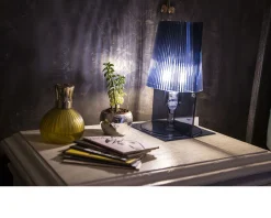 Lampada da tavolo take blu Kartell