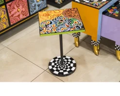 Tavolino floral colorful dipinto a mano Tom's drag
