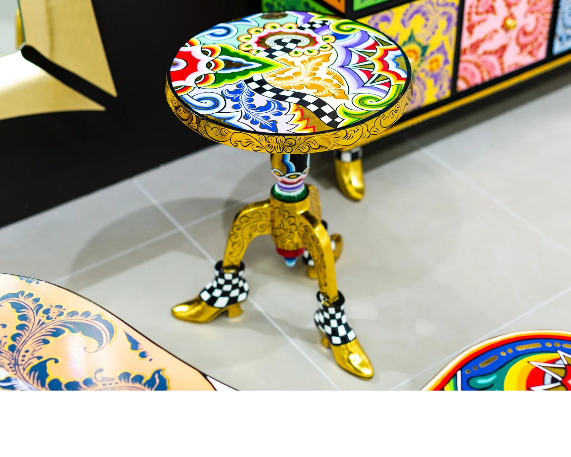 Tavolino side table dipinto a mano Tom's drag
