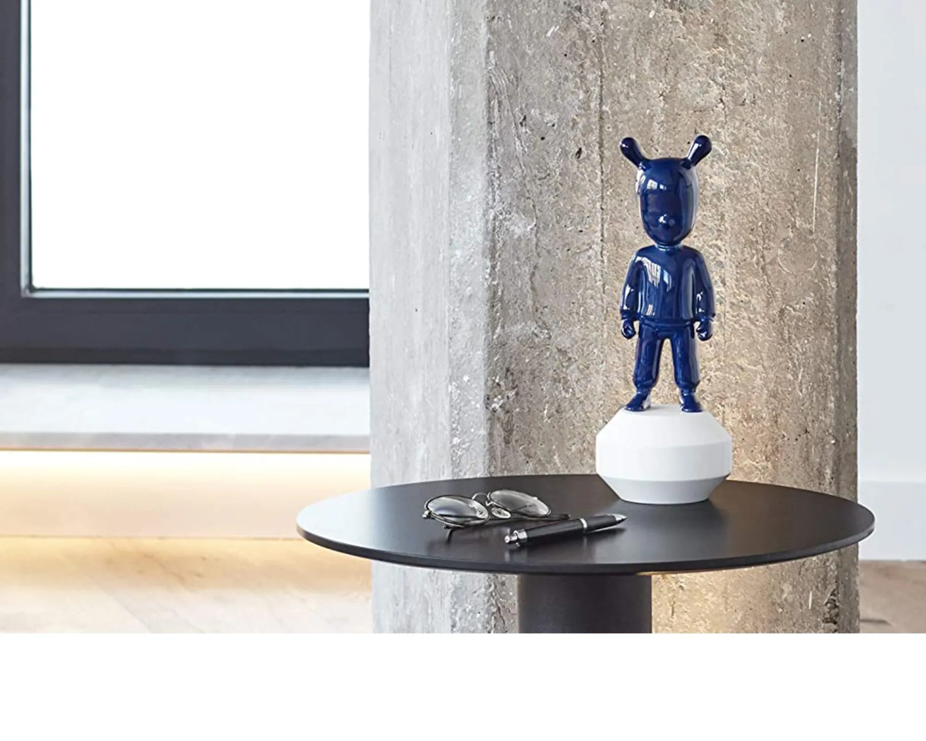The dark blue guest porcellana Lladro'