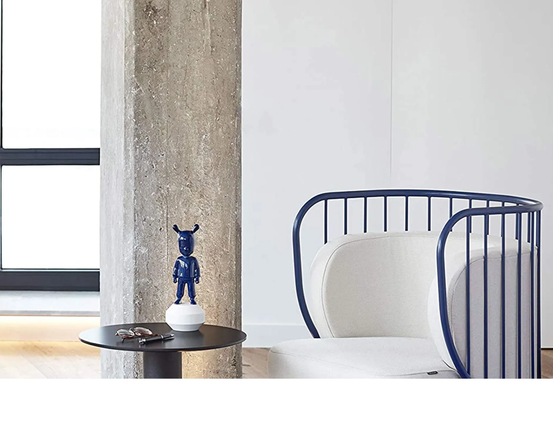 The dark blue guest porcellana Lladro'